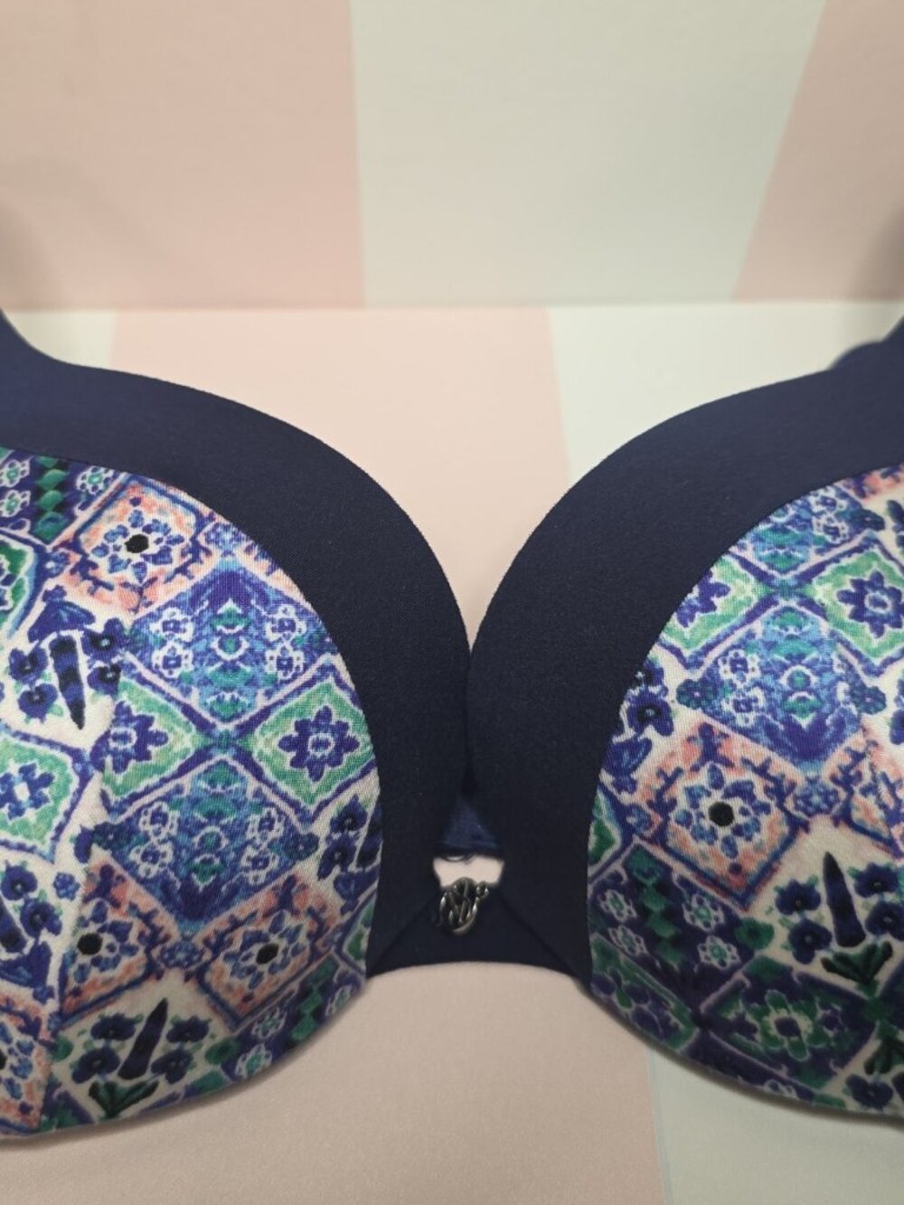 VS Bra 32A